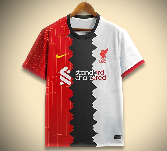 Maillot de foot liverpool rouge et blanc et noir