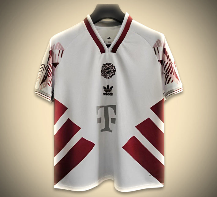Maillot d'avant-match blanc Bayern Munich 25/26
