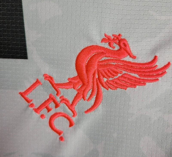 Maillot concept Liverpool saison deux mille vingt quatre deux mille vingt cinq