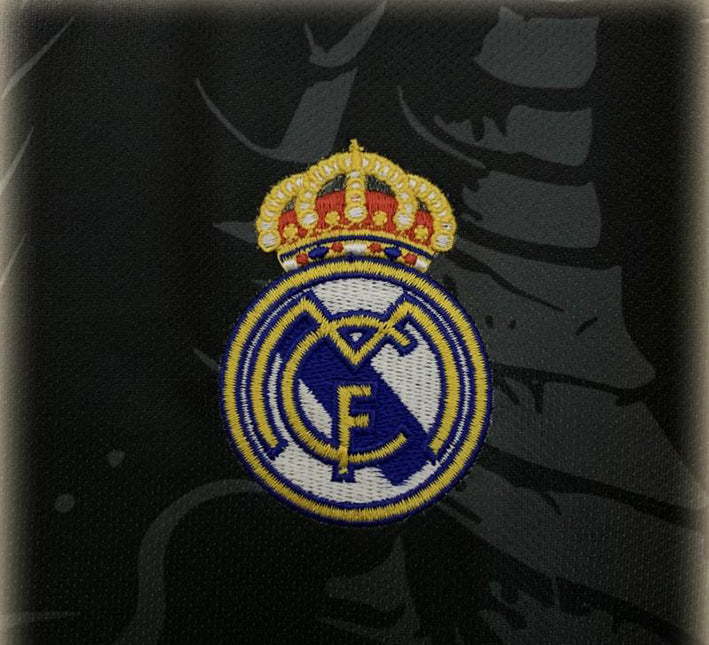 Maillot de football concept Real Madrid dragon violet saison 2526