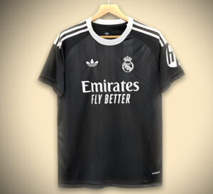 Maillot Réal Madrid Édition Gardien Noir 2025-2026 vue de face