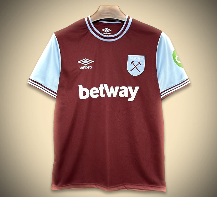 MAILLOTWESTHAMDOMICILE-1.jpg Maillot West Ham Domicile 2024-2025 vue de face