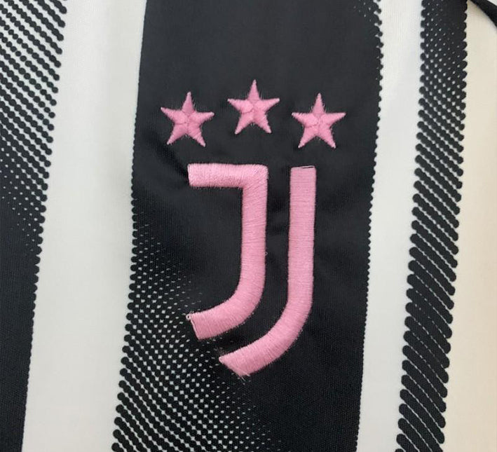 Maillot domicile Juventus saison vingt cinq vingt six noir et blanc