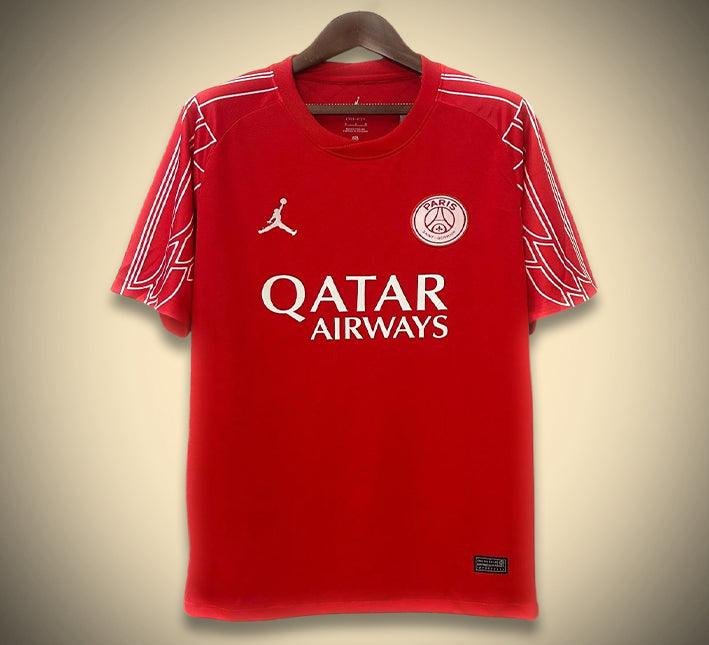 MaillotPSGEXT2RIEUR24-1.jpg Maillot Paris Saint-Germain Extérieur Édition Rouge 2024-2025 vue de face