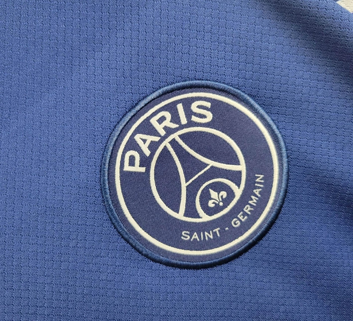 MaillotPSGdomicile25logo.jpg Maillot Paris Saint-Germain Domicile 2024-2025 vue de profil