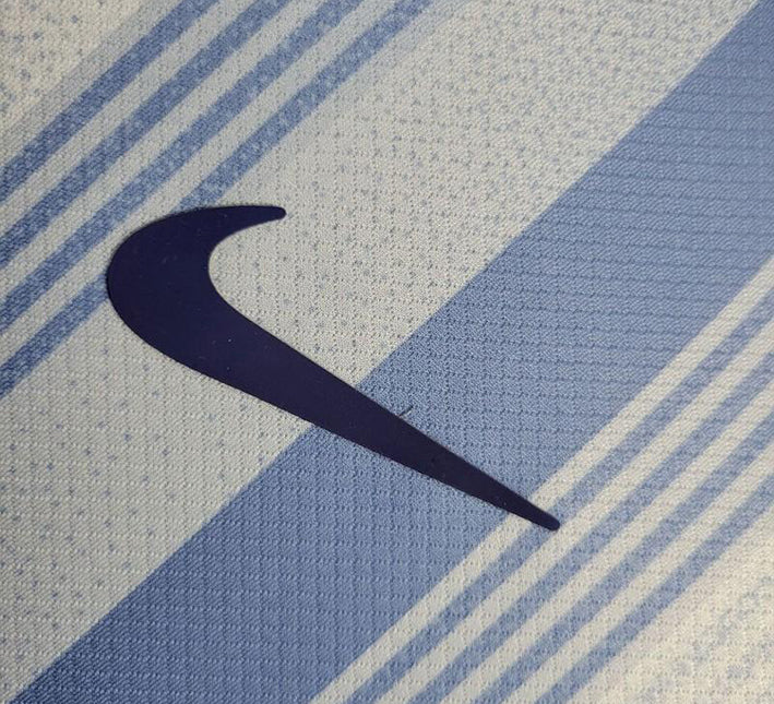 Maillot Tottenham Domicile 2024-2025 detail tissu