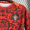 maillot de football Portugal avec motif fleurs 2025