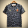maillotangleterrecommanoir-1.jpg Maillot Concept Angleterre Édition Comma Noir 2024 vue de face
