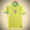Tenue officielle Brésil domicile avec écusson et finitions modernes