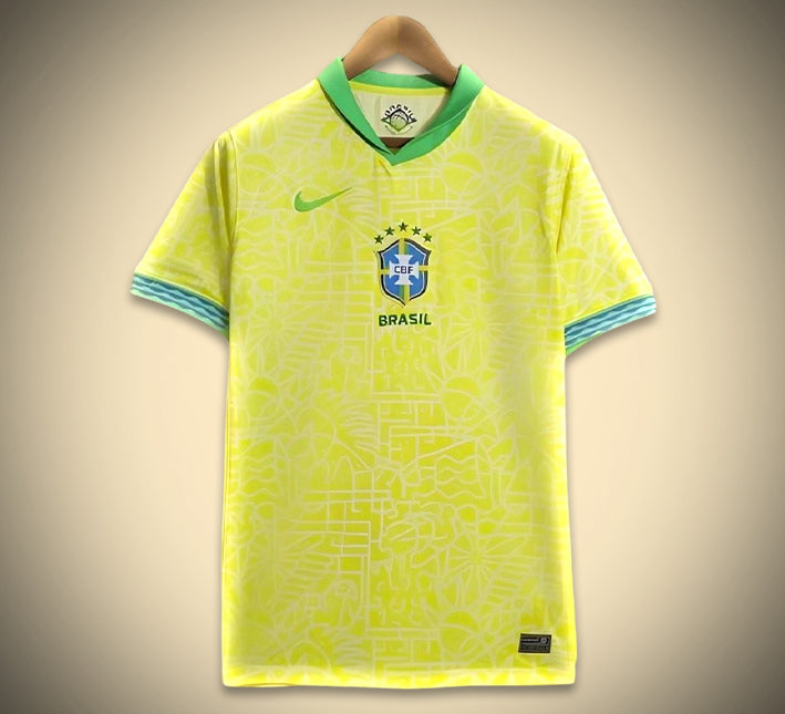 Tenue officielle Brésil domicile avec écusson et finitions modernes