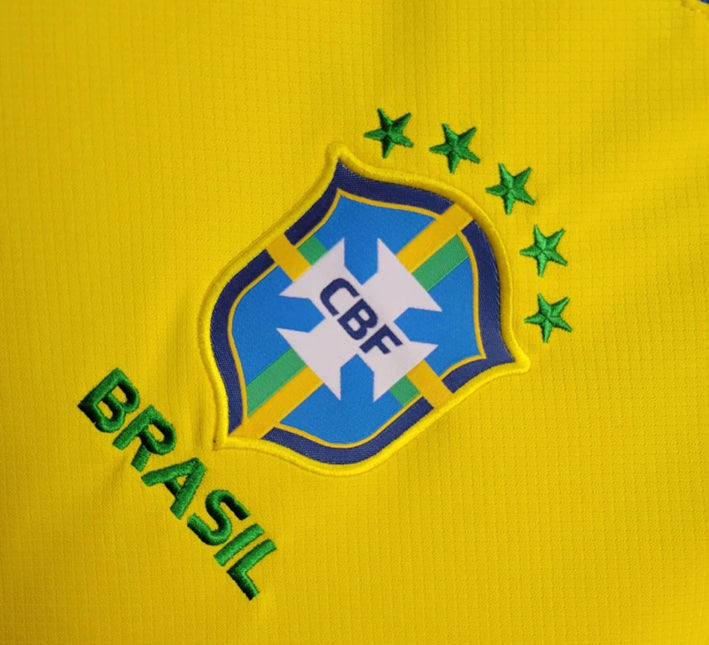 maillot de football brésil domicile saison 2025 2026 concept jaune et vert