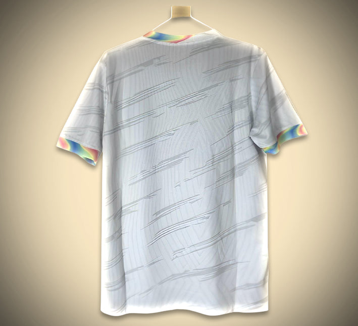 maillot concept FC Barcelone arc en ciel saison 2024 2025 design multicolore supporter