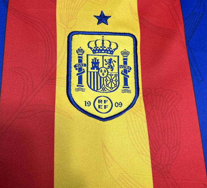 maillotespagneeurologo.jpg Maillot Espagne Avant-Match Euro 2024 vue de profil