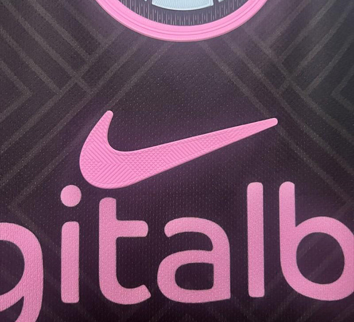Maillot concept Inter Milan édition Serpend rose saison 2425