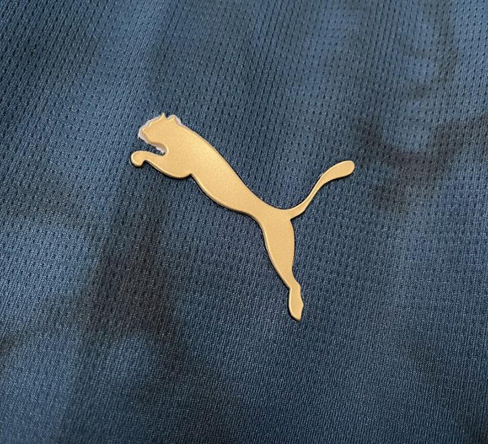 maillotmarseilleexterieurmarque.jpg Maillot Olympique Marseille Extérieur 2024-2025 detail tissu