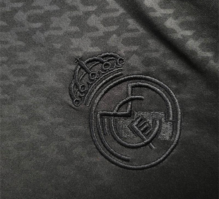 maillot-supporter-real-madrid-noir-design-concept-saison-2425 Maillot supporter Real Madrid noir design concept saison 2425