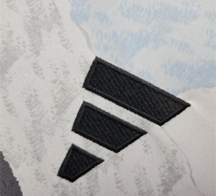Maillot Réal Madrid Avant-Match 2024-2025 vue de profil