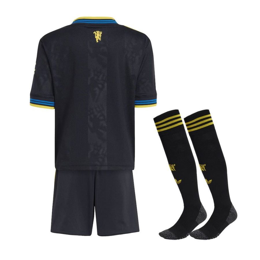ensemble-enfant-manchester-united-maillot-third-saison-2025-2026-avec-short-et-chaussettes Ensemble enfant Manchester United maillot third saison 2025 2026 avec short et chaussettes