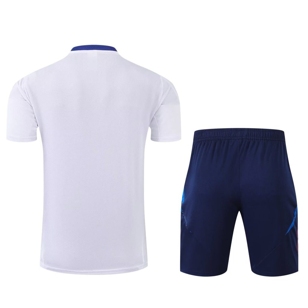 Ensemble maillot et short Italie saison 2024 2025 tenue de football