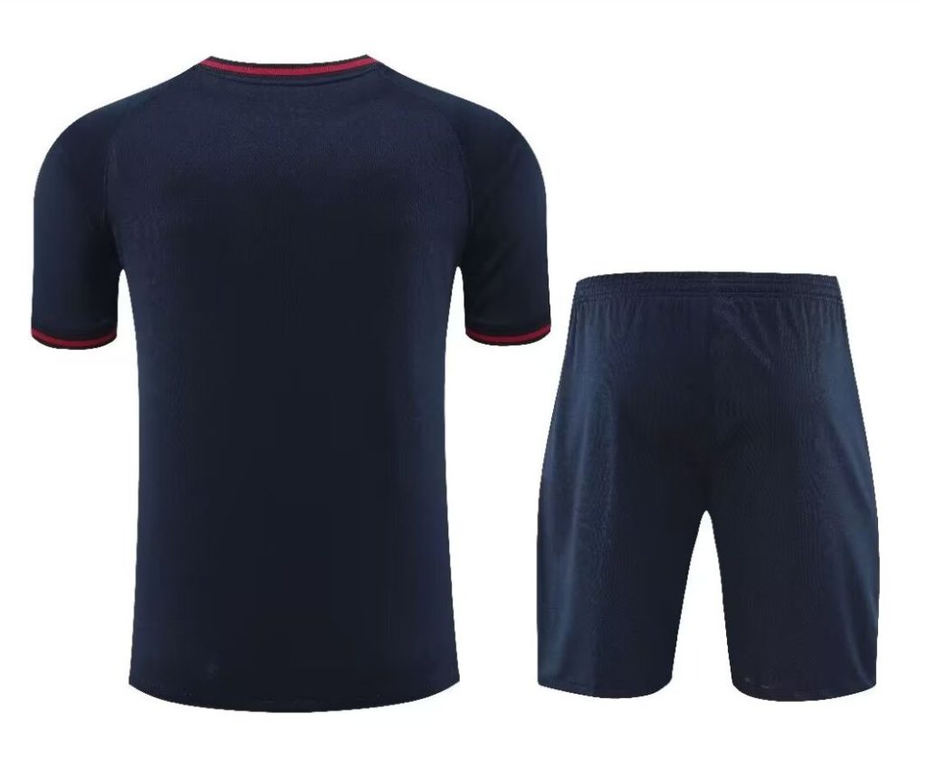 Ensemble maillot et short officiel FC Barcelona saison 2024 2025