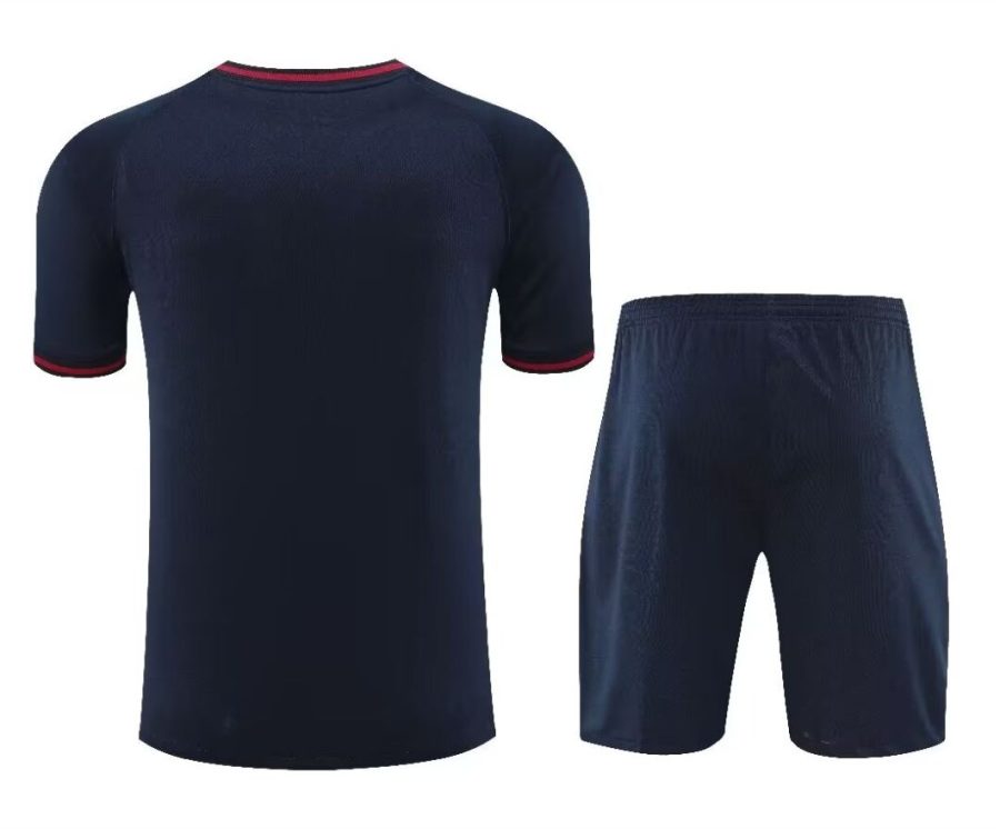 Ensemble maillot et short officiel FC Barcelona saison 2024 2025