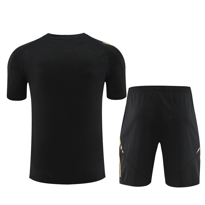 Ensemble maillot et short Real Madrid saison 2024 2025 tenue officielle