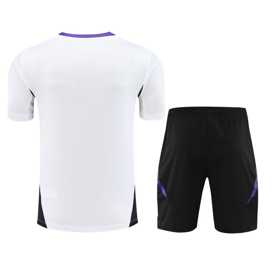 Ensemble maillot et short Real Madrid saison deux mille vingt quatre deux mille vingt cinq