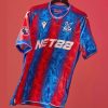 jersey-de-football-crystal-palace-a-domicile-2024-2025-couleurs-du-club Jersey de football Crystal Palace à domicile 2024 2025 couleurs du club