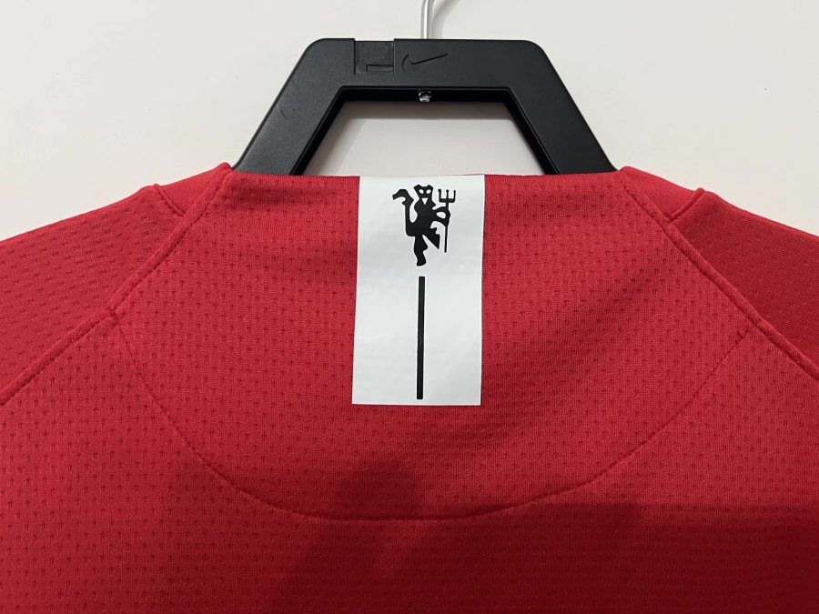 Jersey football Manchester United rouge manches longues tenue domicile vintage
