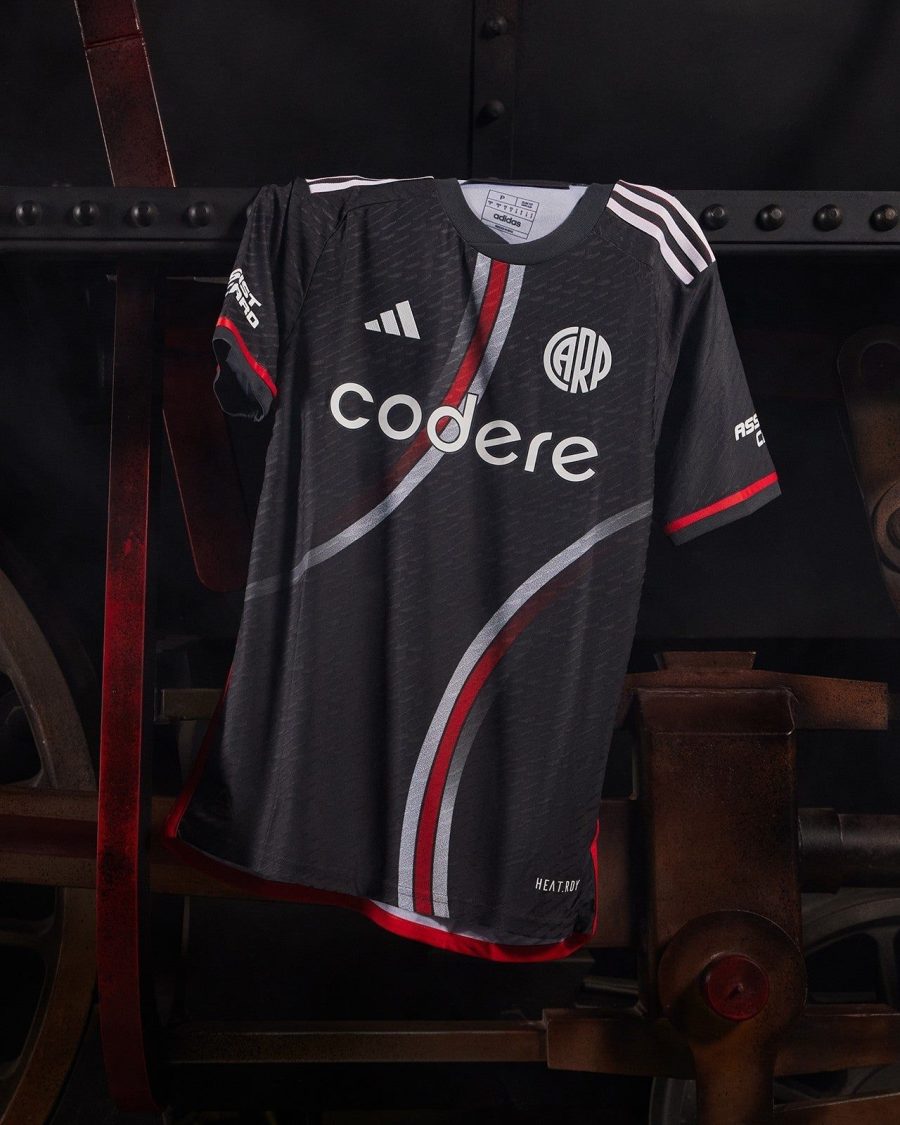 Jersey River Plate troisième tenue deux mille vingt quatre style football