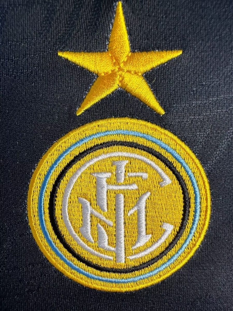 jersey-vintage-inter-milan-bleu-et-noir-annees-1990 jersey vintage Inter Milan bleu et noir années 1990