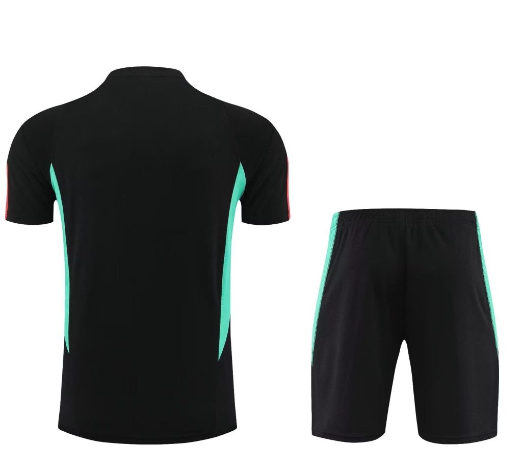 Kit training Manchester United noir saison 2023 2024 tenue d entrainement football