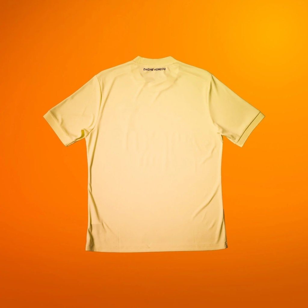 maillot-avant-match-as-monaco-saison-deux-mille-vingt-cinq-deux-mille-vingt-six-tenue-d-echauffement-officielle Maillot avant match AS Monaco saison deux mille vingt cinq deux mille vingt six tenue d échauffement officielle