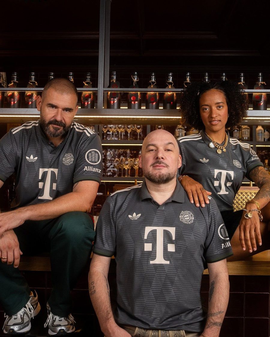maillot Bayern Munich édition Oktoberfest saison deux mille vingt quatre deux mille vingt cinq