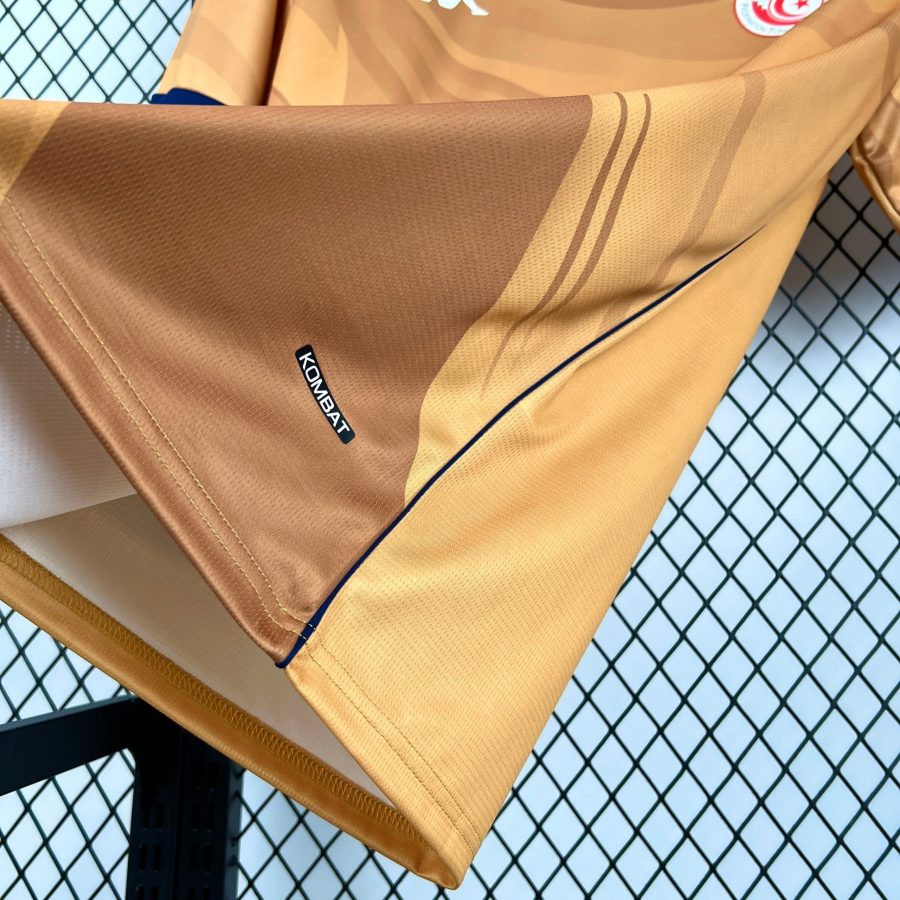 maillot blanc extérieur Tunisie supporters et match