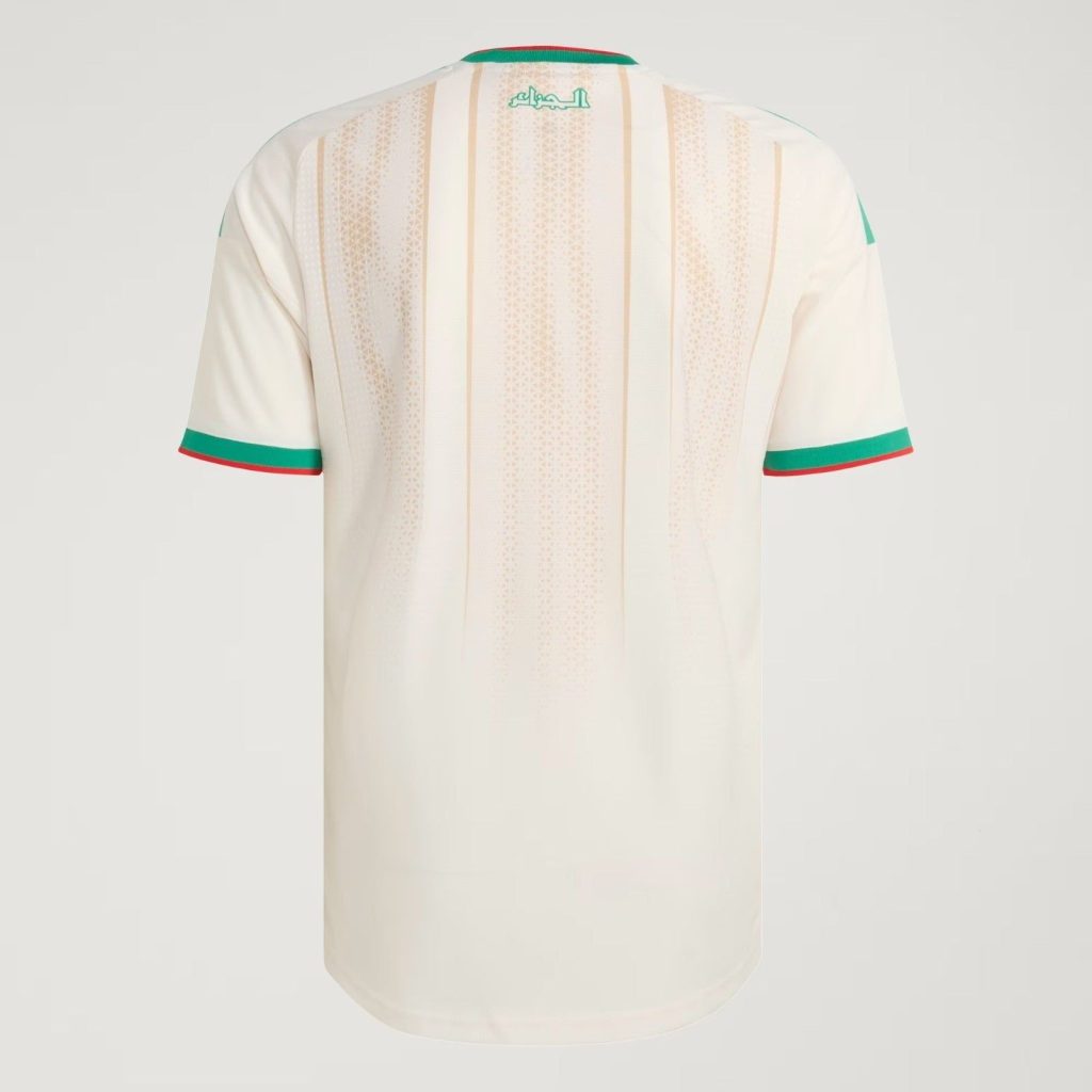 maillot de football Algérie domicile saison 2026 tenue officielle verte et blanche