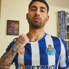 maillot de football FC Porto kit domicile manches courtes écusson du club