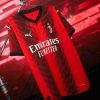 maillot de football officiel AC Milan tenue domicile 2023 2024
