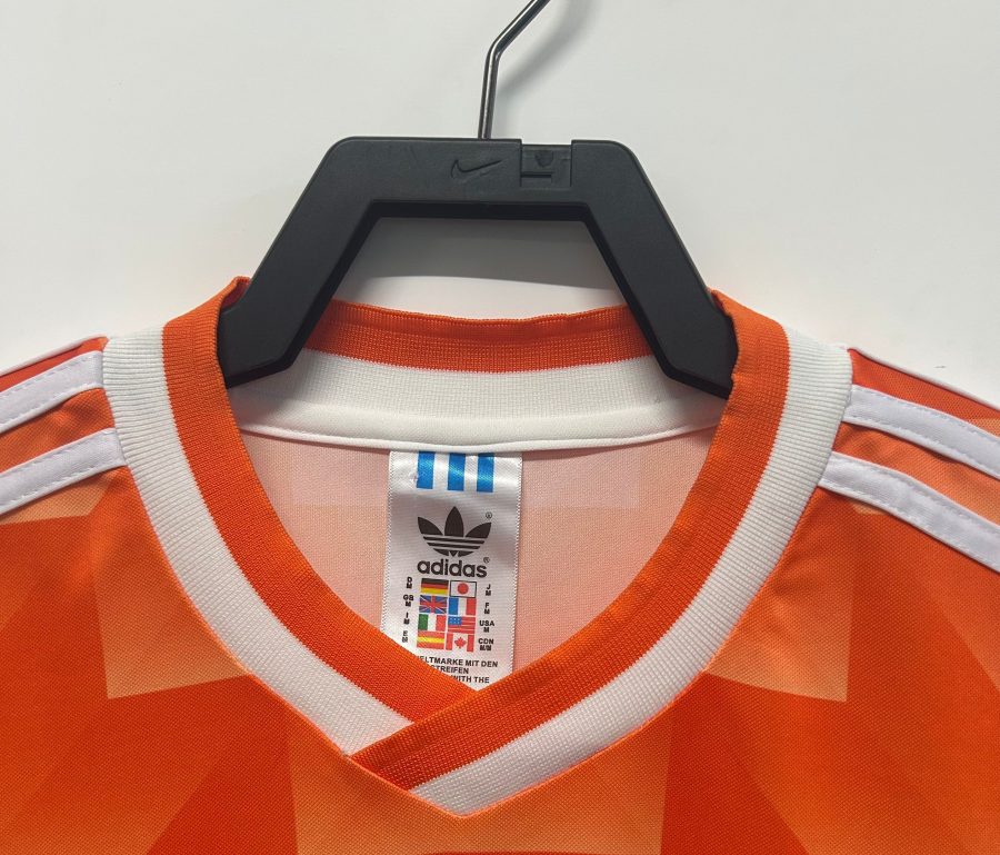 Maillot domicile des Pays Bas style vintage coupe rétro