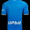 maillot domicile du Napoli saison vingt vingt trois vingt vingt quatre bleu