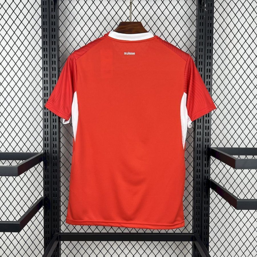 maillot domicile équipe de suisse saison 2026 rouge et blanc