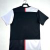maillot domicile Juventus saison deux mille dix neuf deux mille vingt tenue officielle noir et blanc