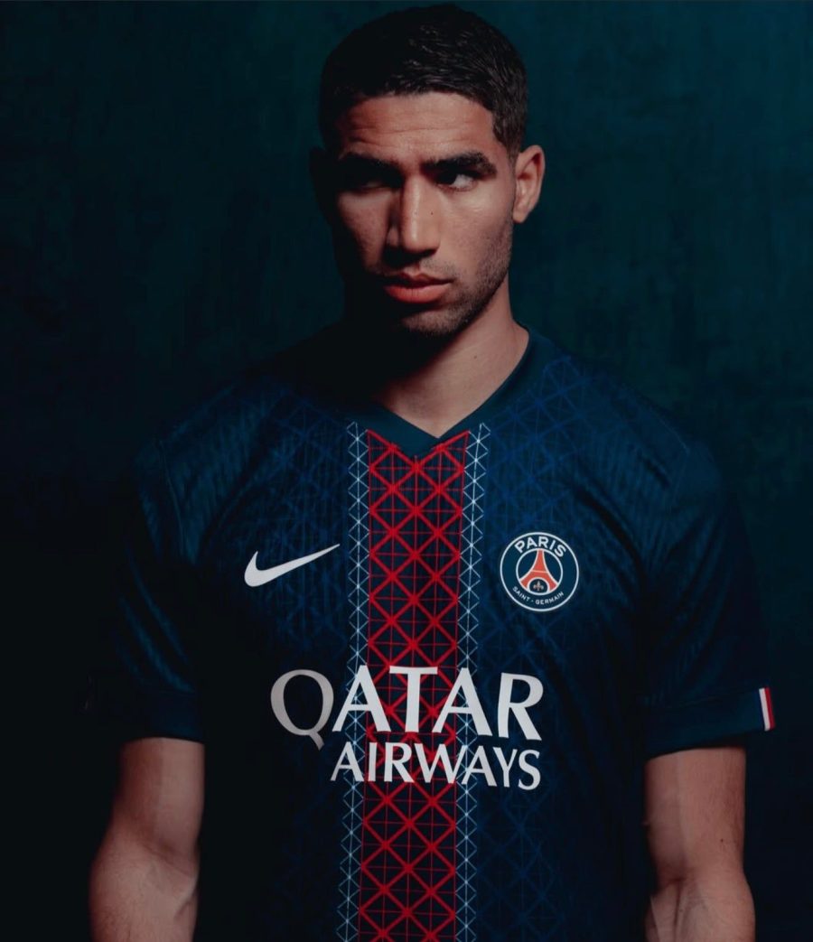 Maillot domicile Paris Saint Germain saison deux mille vingt cinq deux mille vingt six