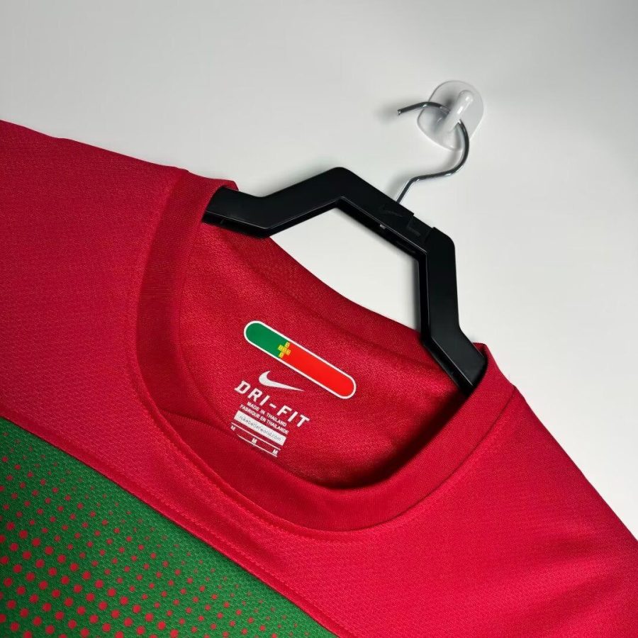 maillot-domicile-portugal-saison-2010-rouge-et-vert maillot domicile Portugal saison 2010 rouge et vert