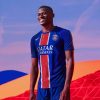 maillot domicile PSG saison deux mille vingt quatre deux mille vingt cinq