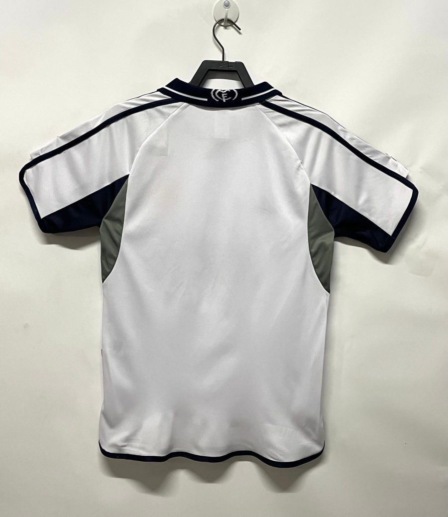 maillot-domicile-real-madrid-saison-deux-mille-deux-mille-un maillot domicile Real Madrid saison deux mille deux mille un