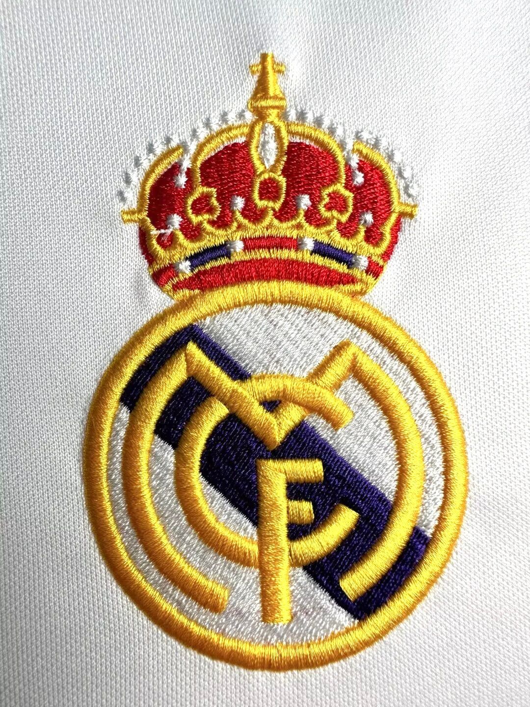 Maillot domicile Real Madrid saison mille neuf cent quatre vingt quatorze mille neuf cent quatre vingt quinze