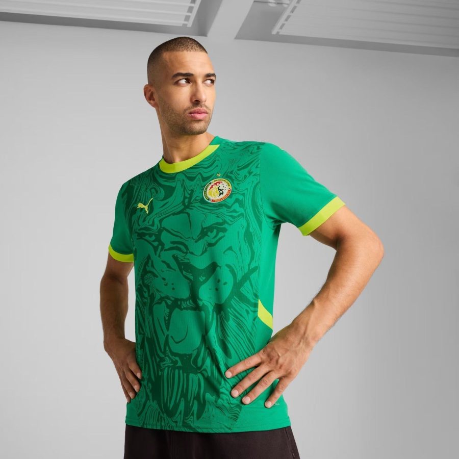maillot extérieur du Sénégal saison deux mille vingt quatre deux mille vingt cinq tenue officielle football