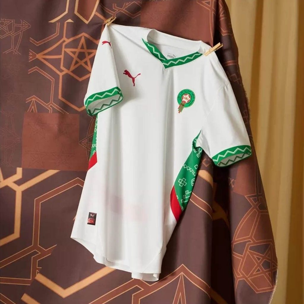 maillot-exterieur-equipe-du-maroc-saison-2024-2025-rouge-et-vert maillot extérieur équipe du Maroc saison 2024 2025 rouge et vert