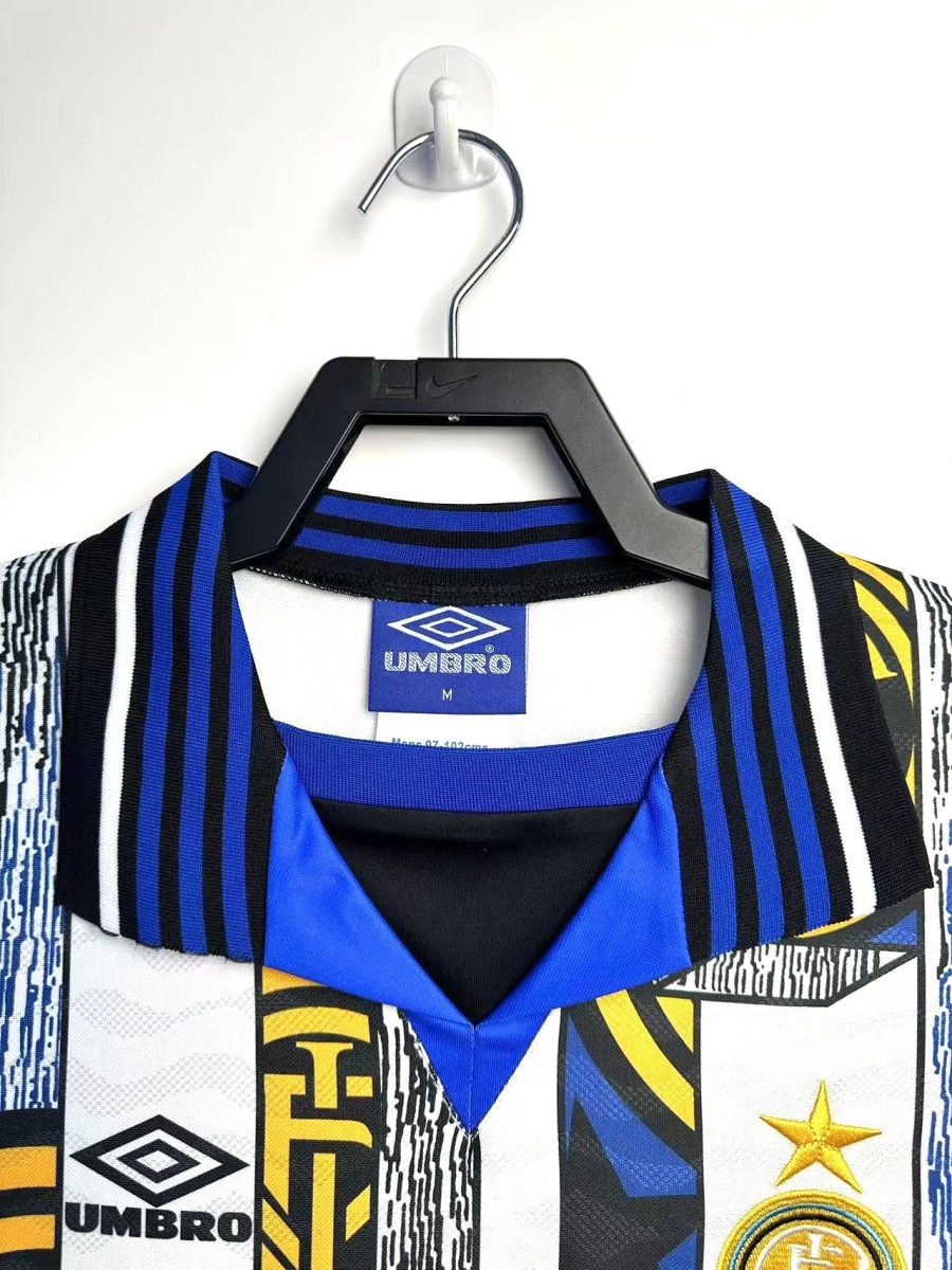 Maillot extérieur Inter Milan saison mille neuf cent quatre vingt quinze mille neuf cent quatre vingt seize